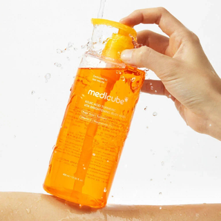 Medicube Kojic Acid Turmeric Vita Brightening Body Wash 400ml